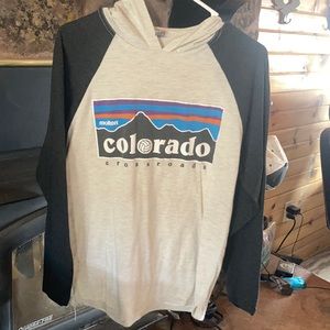 Hooded long sleeve shirt